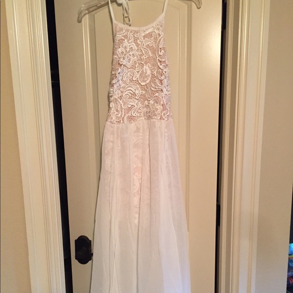 RESTOCKED💞Elegant Halter Neck High Slit Maxi - Picture 4 of 6